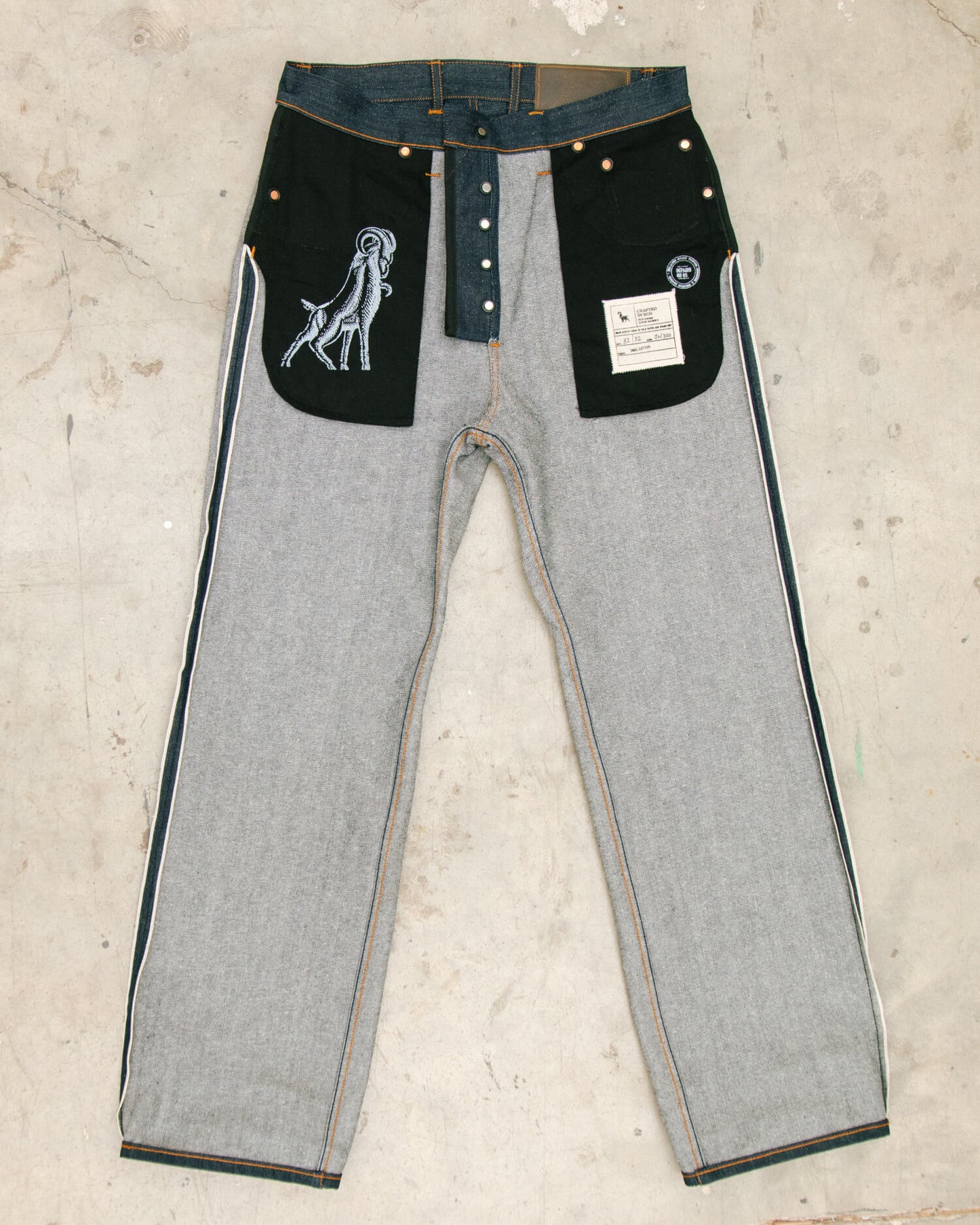 Wide cut jeans