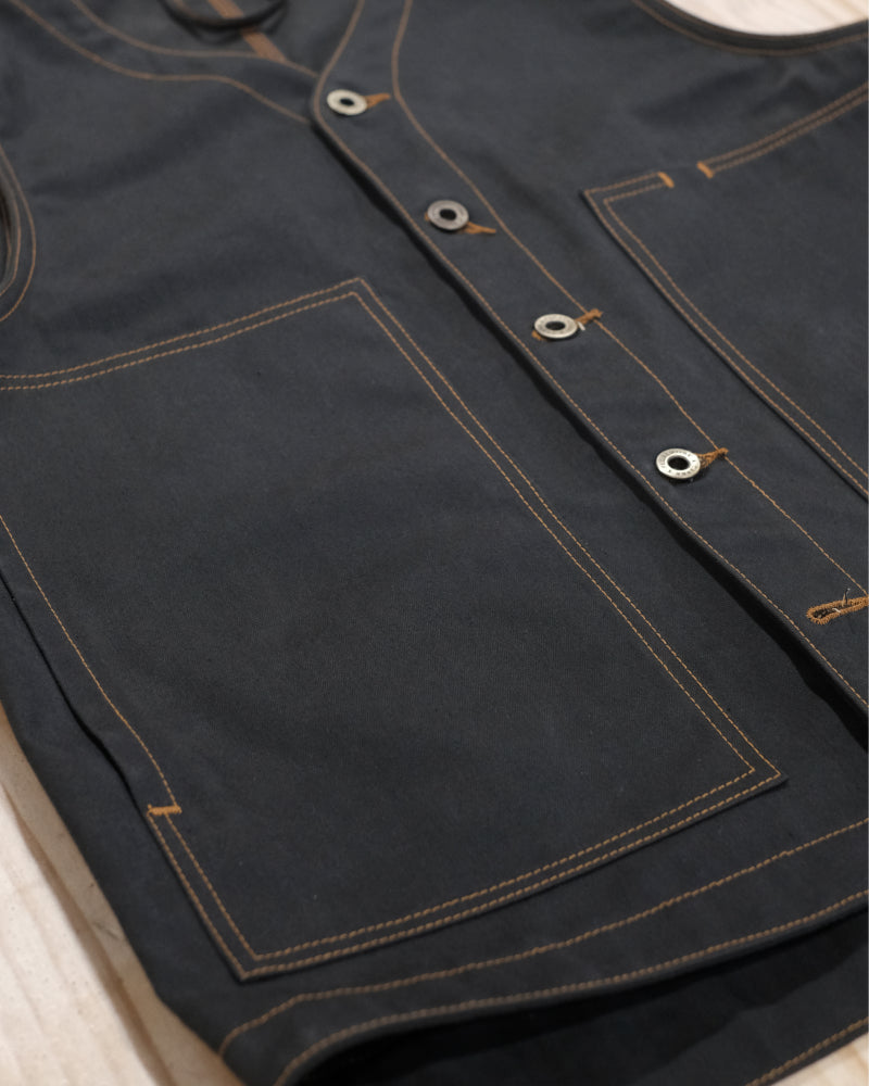 the makers vest workwear made in barcelona_ olive green _ details