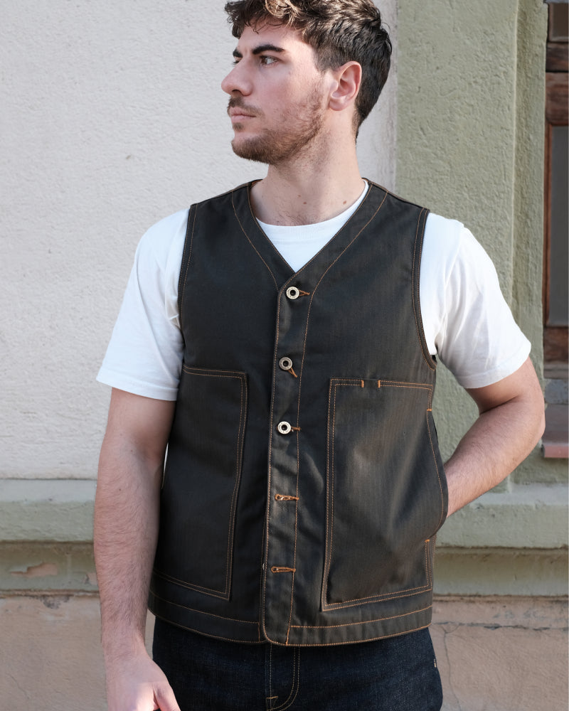 the makers vest workwear made in barcelona_ olive green _ front