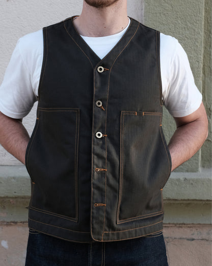 the makers vest workwear made in barcelona_ olive green _ front