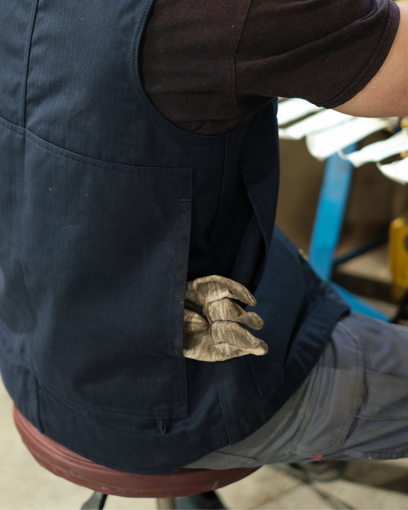 the makers vest workwear made in barcelona_ navy blue _ back pocket