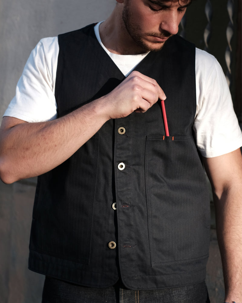 the makers vest workwear made in barcelona_ navy blue