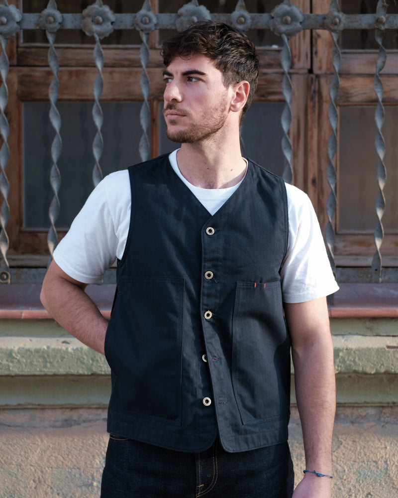 the makers vest workwear made in barcelona_ navy blue